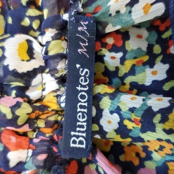 Bluenotes Flowy Peasant Tunic Style Floral Blouse Size Medium - Picture 7 of 12